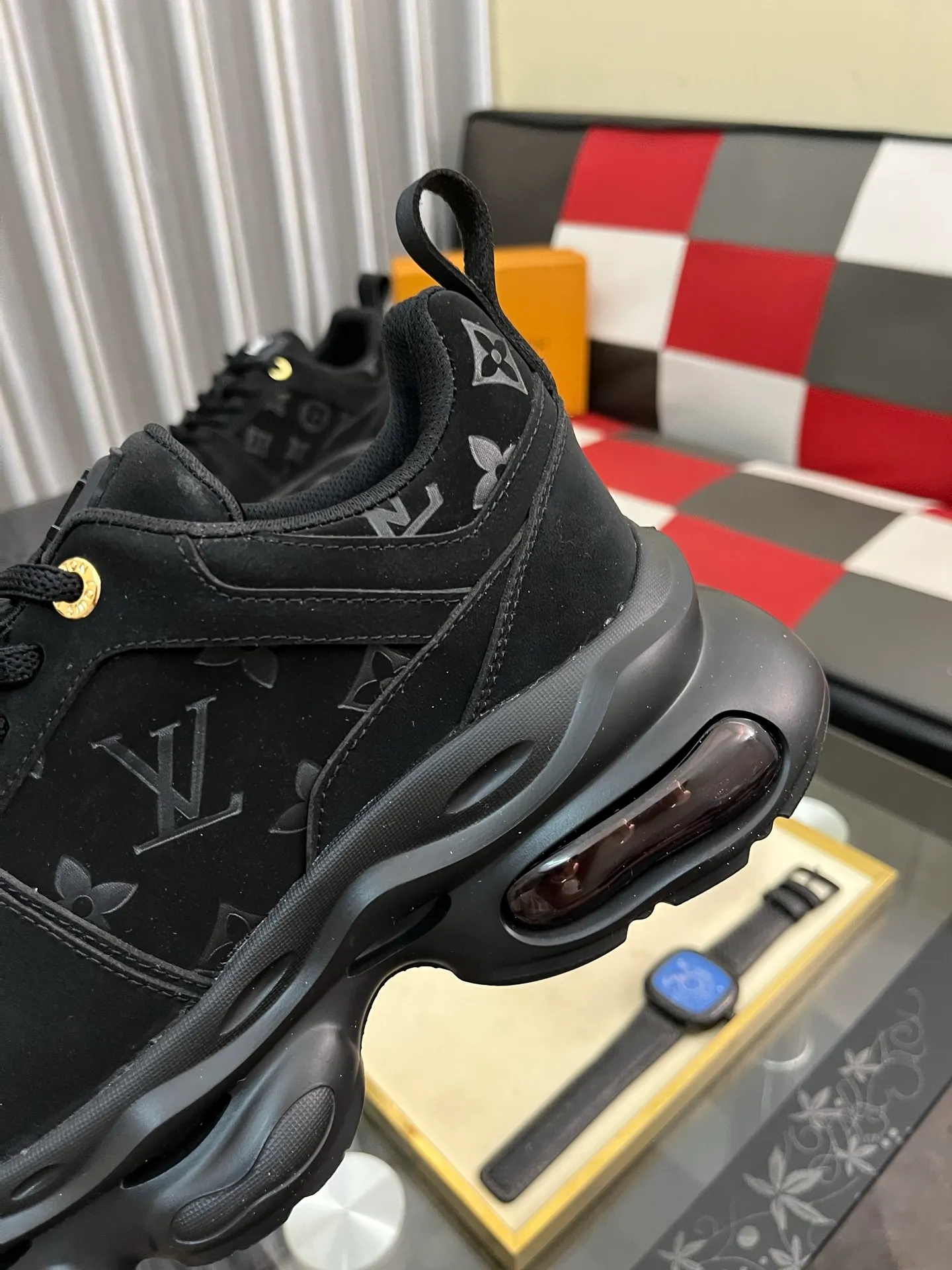 Men's shoes 💰458⌚️⌚️LV Louis Vuitton. The latest trendy casual shoes are popular in physical stores in sizes 38-44. New spring and summer comfortable imported custom original cowhide, unique jacquard fabric element design. Paired with sheepskin lining, Lv original bottom, [taiyang][taiyang] high-end packaging and high quality💪Details determine the quality, you can enter and leave the counter at will, welcome to compare🇮🇹